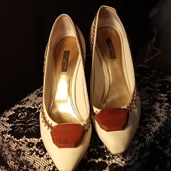 Louis Vuitton Shoes - LOUIS VUITTON Cream Vintage Heels EU 39 1/2